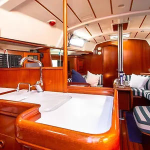 Deliziosa Barca A Vela In Esclusiva Con Parcheggio Gratuito Bateau-hôtel San Remo